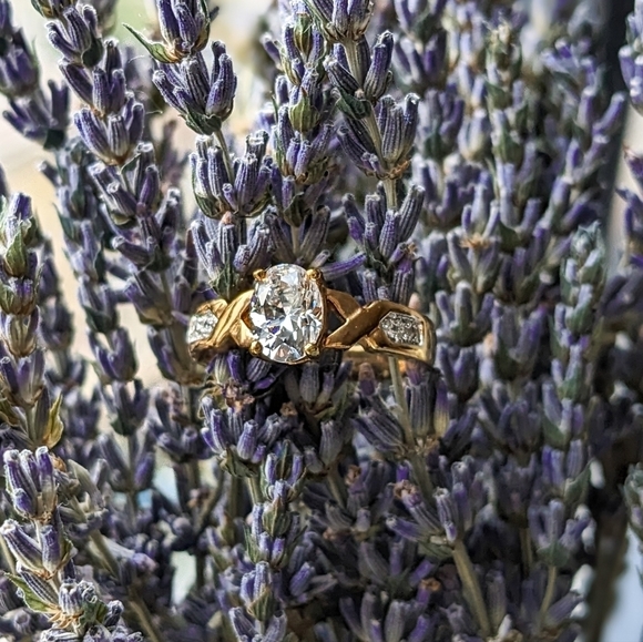 Oval Austrian Crystal Vintage Ring in Double Gold Coated Setting - Picture 3 of 8